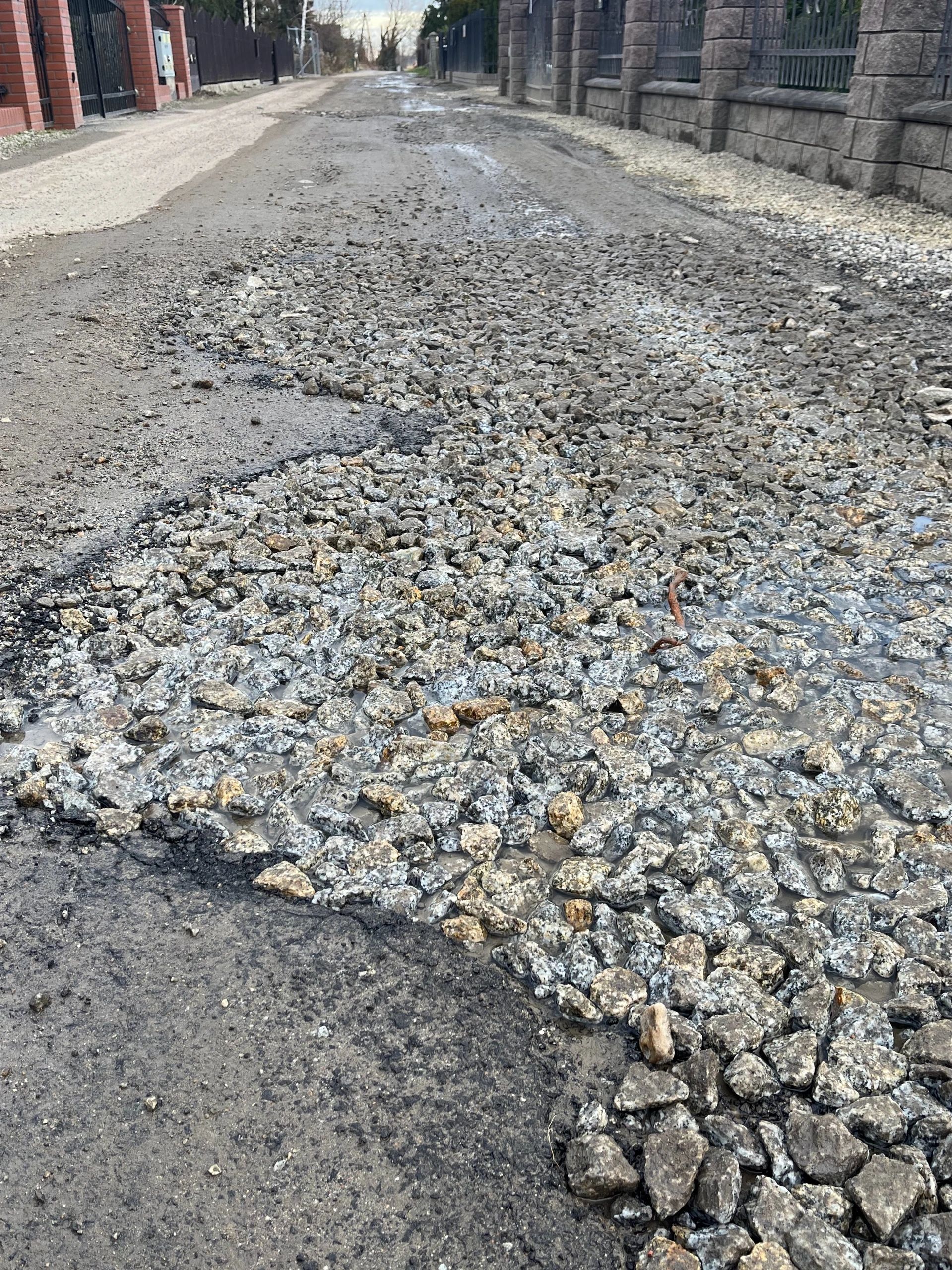 Gmina niczym Syzyf łata efekty działania ADBUDu